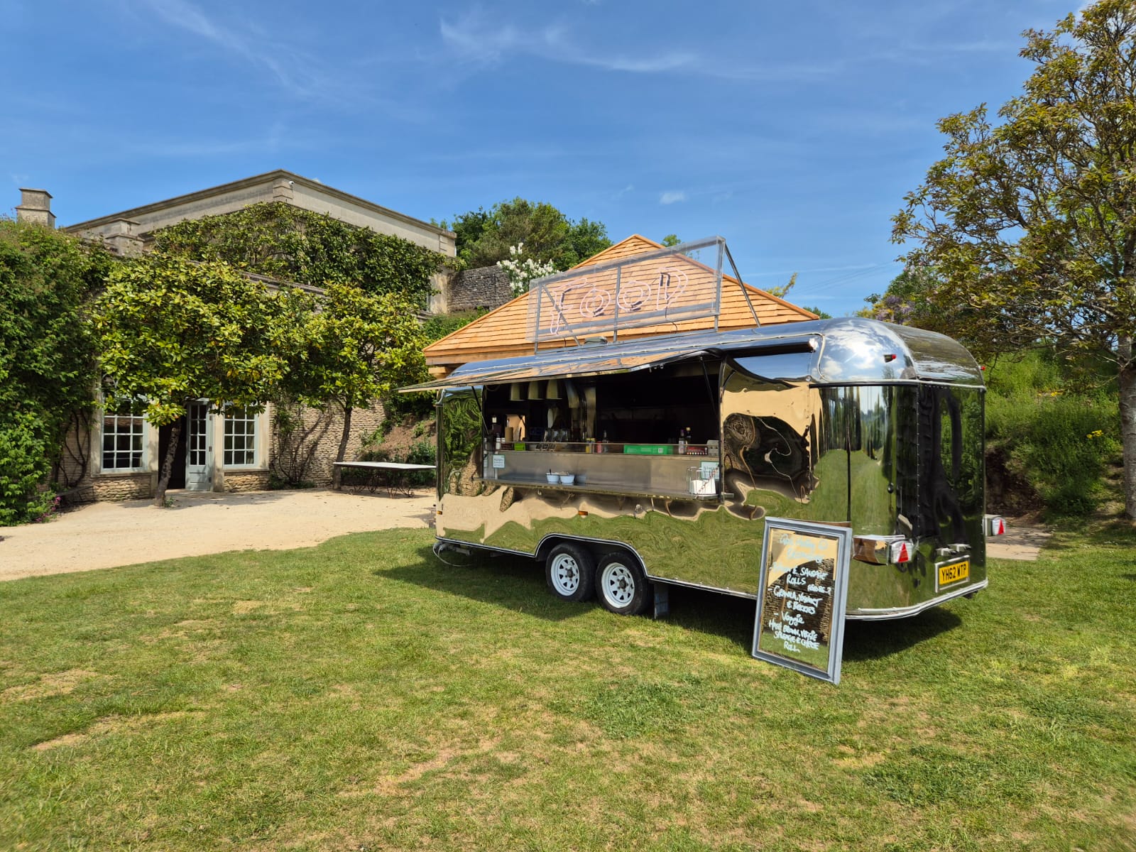 location-catering-truck-2